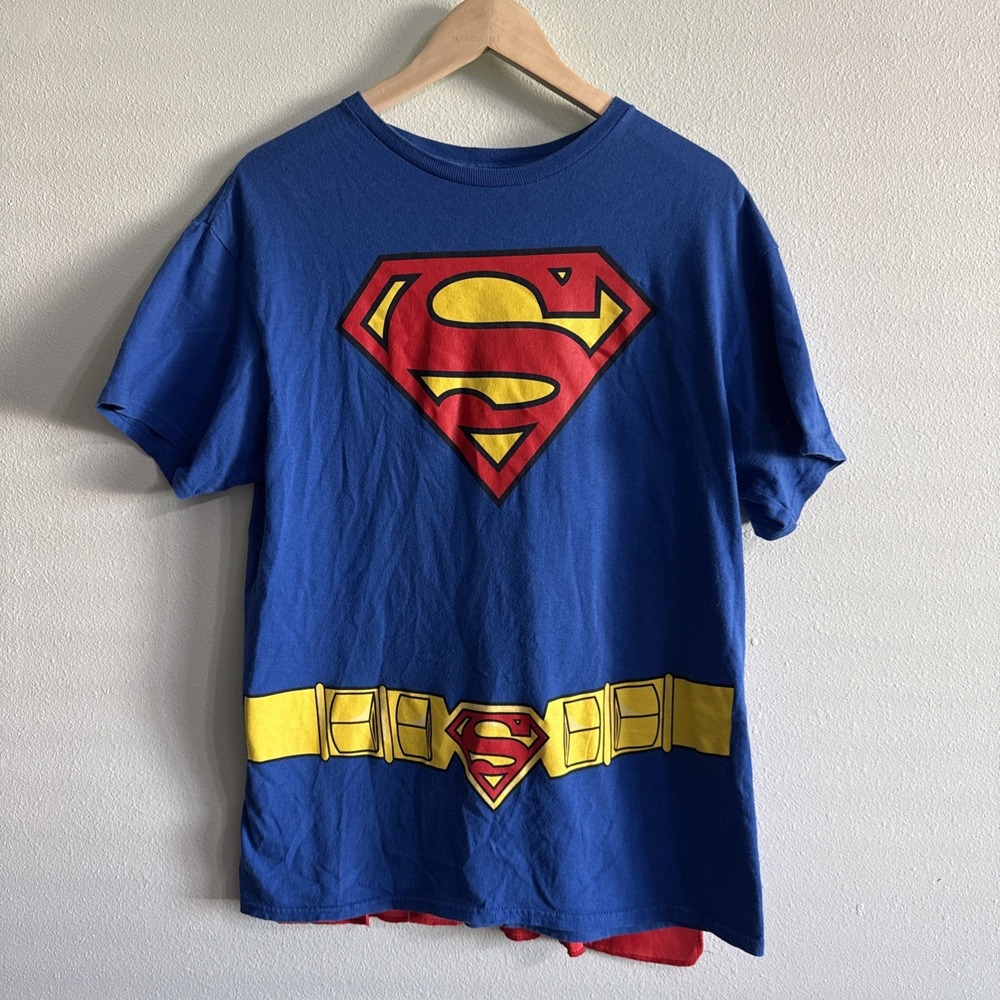 Superman SS T-shirt Shirt w/Detachable Cape-DC Comics-Sz Men's Large -Excellent